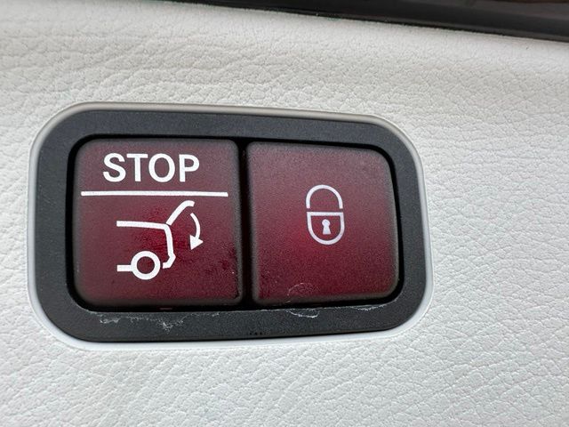 2023 Mercedes-Benz EQS 580 — photo 13 of 31