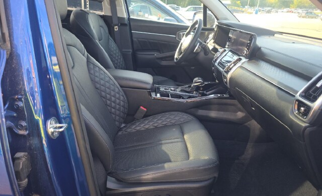 2023 Kia Sorento SX Prestige — photo 6 of 9