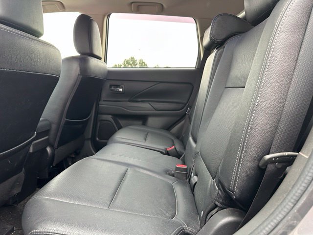 2017 Mitsubishi Outlander GT — photo 14 of 25