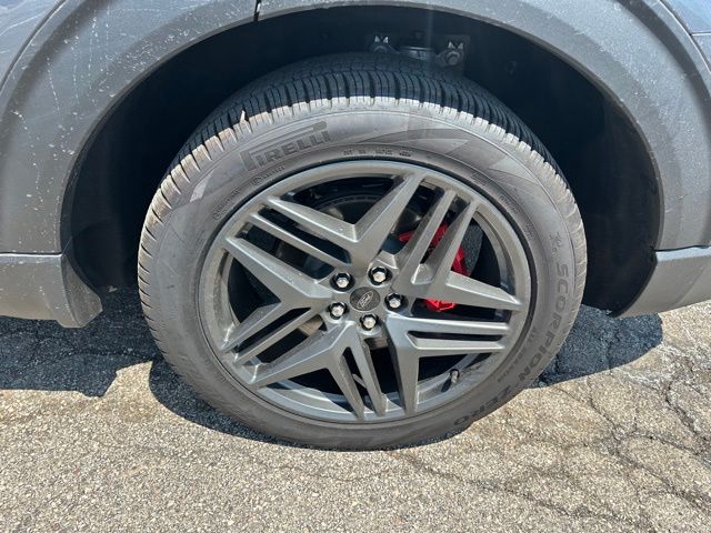 2025 Ford Explorer ST — photo 8 of 35