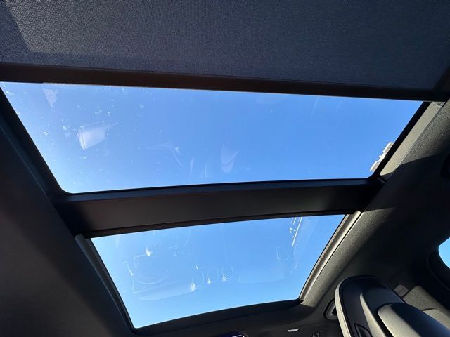 2025 Mercedes-Benz GLC GLC 300 — photo 30 of 30