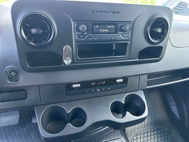 2024 Mercedes-Benz Sprinter 2500 Crew 144 WB — photo 18 of 23
