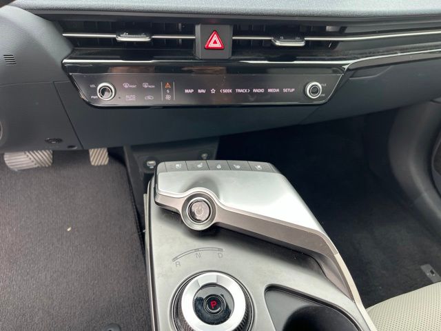 2024 Kia EV6 Wind — photo 21 of 32