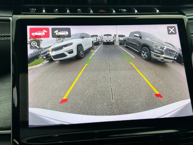 2023 Jeep Grand Cherokee Limited — photo 34 of 36