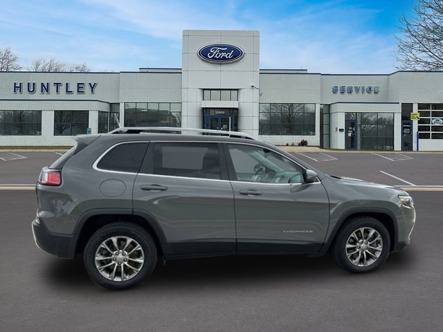 2020 Jeep Cherokee Latitude Plus — photo 7 of 23
