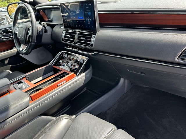 2022 Lincoln Navigator Reserve — photo 10 of 36