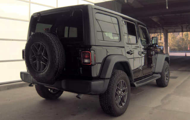 2025 Jeep Wrangler Sport S — photo 3 of 9