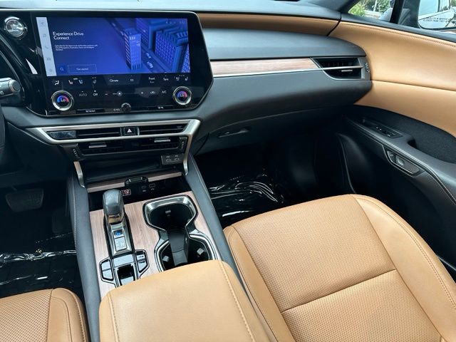 2023 LEXUS RX 350 Premium — photo 16 of 31