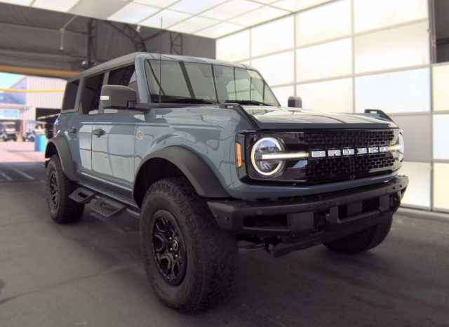 2023 Ford Bronco Wildtrak — photo 2 of 10
