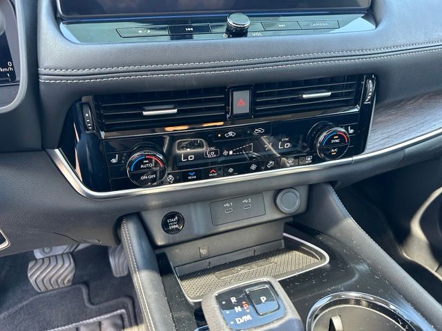 2024 Nissan Rogue Platinum — photo 23 of 30