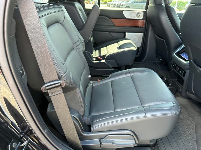 2022 Lincoln Navigator Reserve — photo 10 of 38