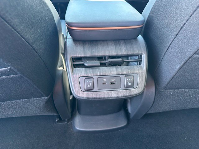 2023 Nissan Ariya Platinum+ e-4orce — photo 13 of 25