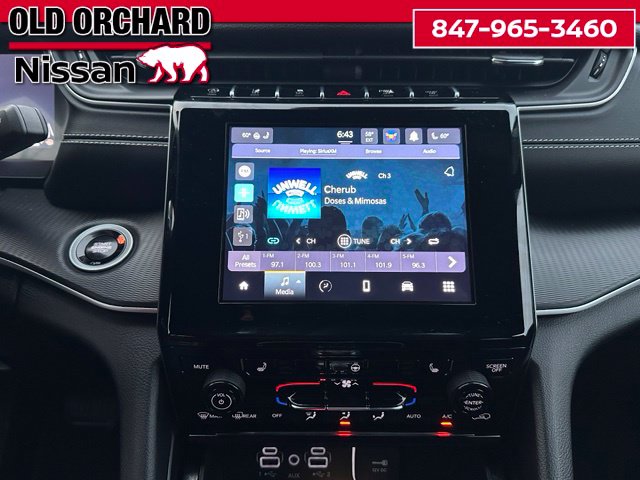 2024 Jeep Grand Cherokee Altitude — photo 16 of 20