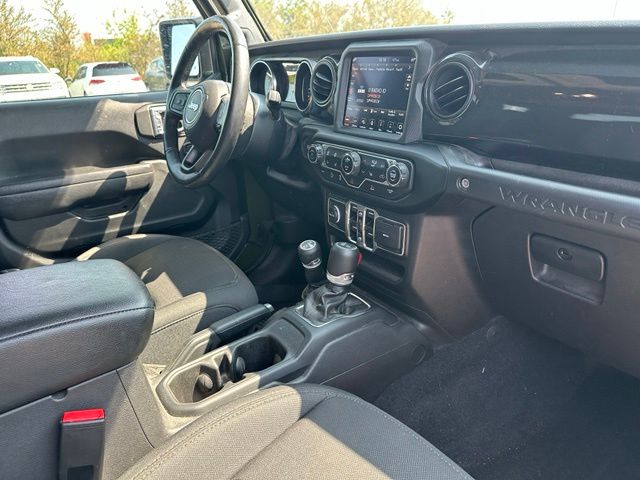 2022 Jeep Wrangler Unlimited Sport Altitude — photo 9 of 26
