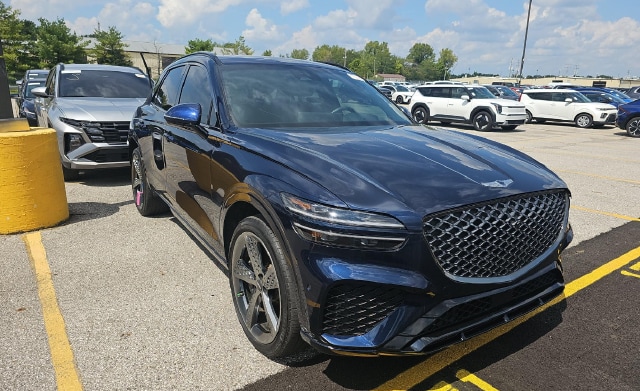 2023 Genesis GV70 3.5T Sport — photo 2 of 7
