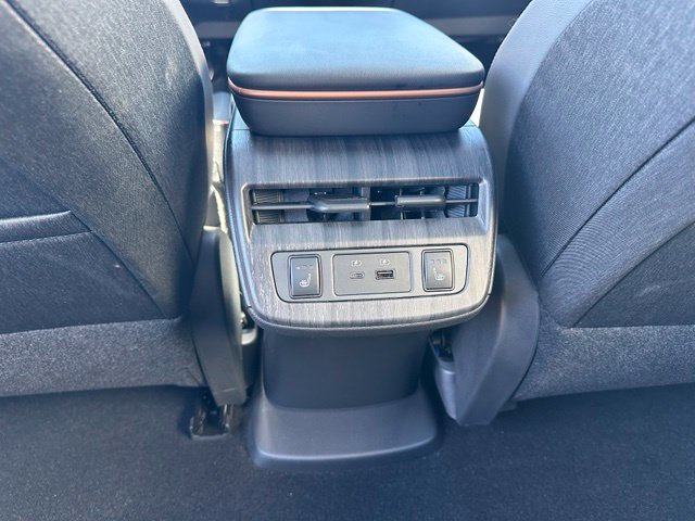 2024 Nissan Ariya Evolve+ e-4orce — photo 17 of 32