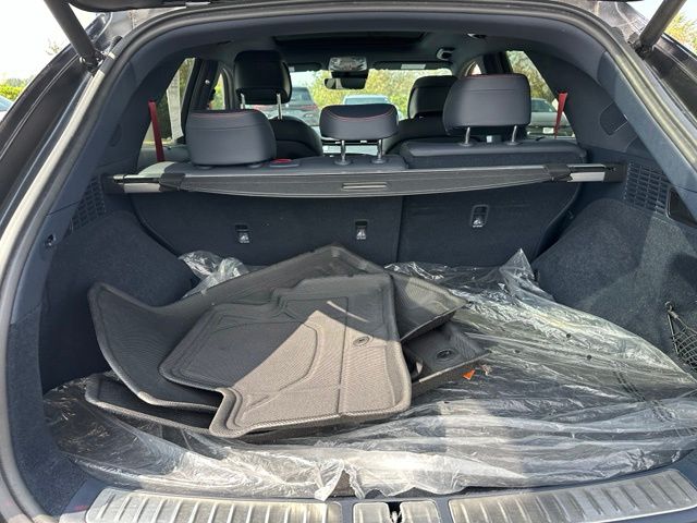 2023 Genesis GV70 2.5T — photo 11 of 37