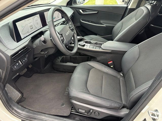 2024 Kia EV6 Light — photo 15 of 25