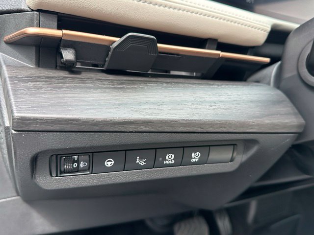 2025 Nissan Ariya Engage e-4orce — photo 19 of 27
