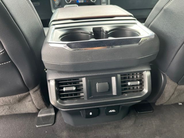 2023 Ford F-150 Lariat — photo 13 of 30