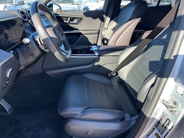 2025 Mercedes-Benz GLC GLC 300 — photo 20 of 30