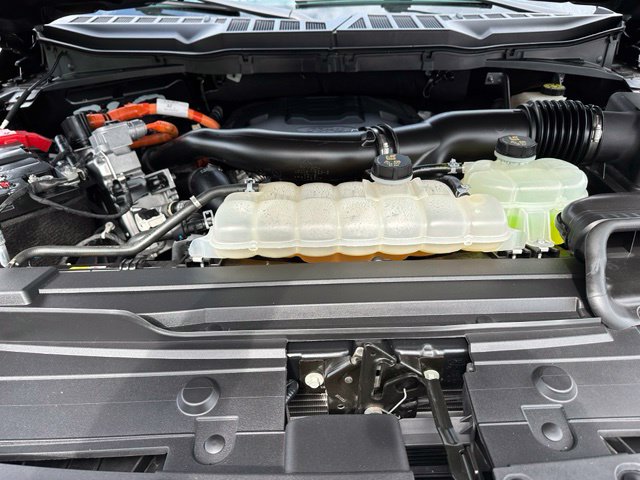 2023 Ford F-150 XLT — photo 10 of 30