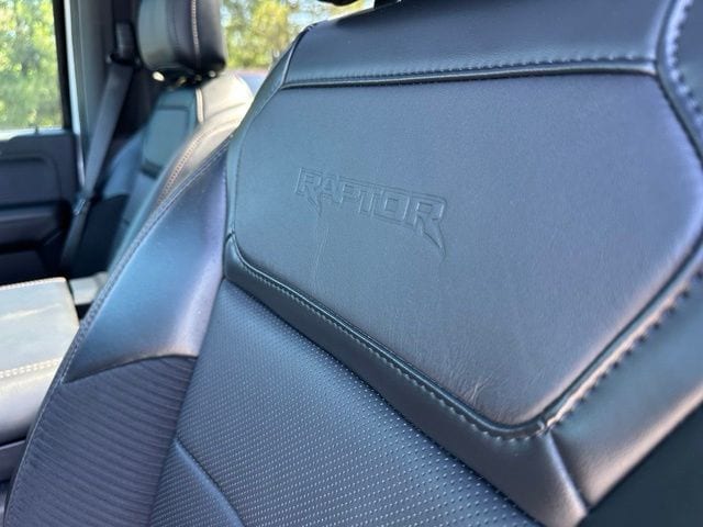 2023 Ford F-150 Raptor — photo 20 of 37