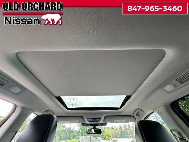 2022 Nissan Pathfinder Platinum — photo 13 of 20