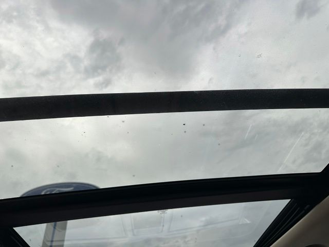 2021 Ford Expedition Limited — photo 19 of 38