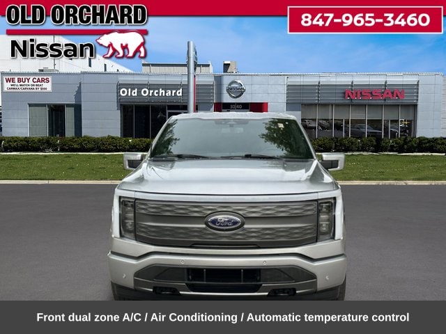 2023 Ford F-150 Lightning Lariat — photo 2 of 24