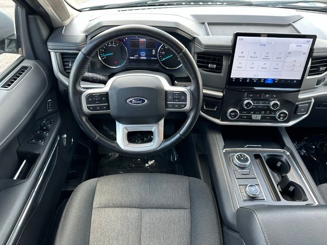 2024 Ford Expedition Max XLT — photo 16 of 41