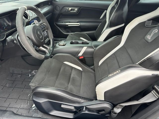 2021 Ford Mustang Shelby GT500 — photo 17 of 33