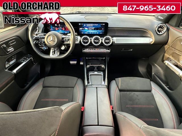2025 Mercedes-Benz GLB GLB 35 AMG® — photo 17 of 23