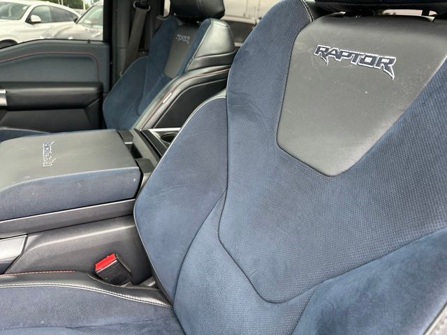 2023 Ford F-150 Raptor — photo 19 of 33