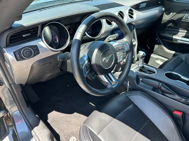 2021 Ford Mustang Ecoboost Premium — photo 14 of 21