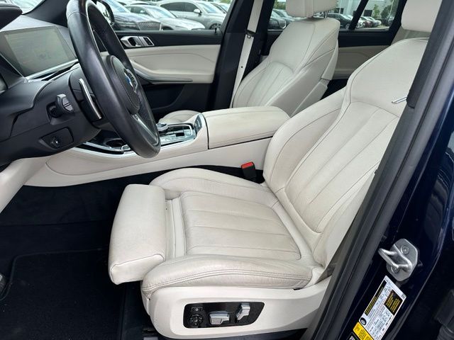 2022 BMW X5 M50i — photo 20 of 49