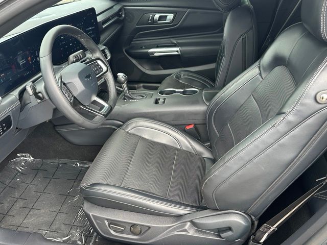 2024 Ford Mustang Ecoboost Premium — photo 14 of 25