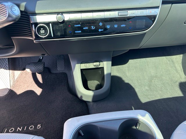 2023 Hyundai IONIQ 5 Limited — photo 24 of 35