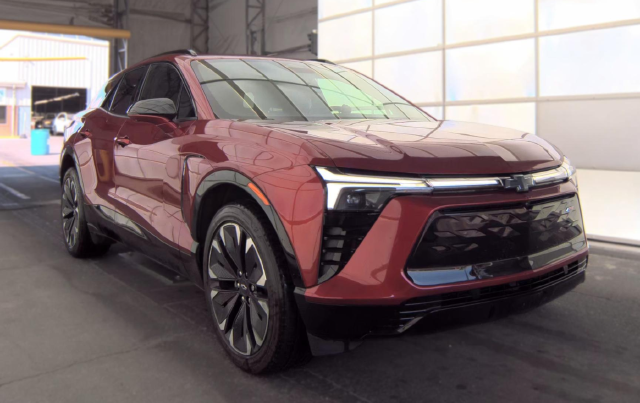 2024 Chevrolet Blazer EV RS — photo 2 of 9