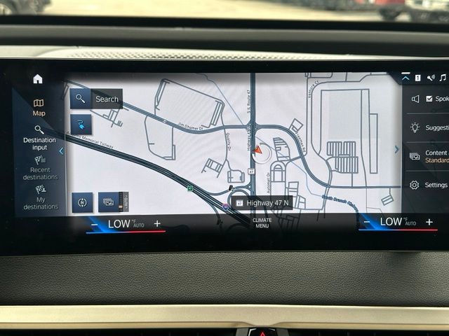 2023 BMW iX M60 — photo 28 of 32