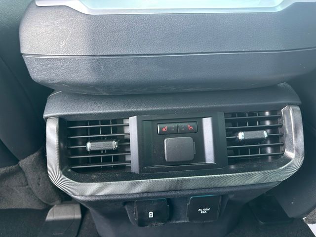 2023 Ford F-150 Platinum — photo 12 of 33