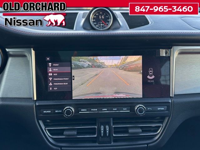 2020 Porsche Macan Turbo — photo 18 of 22