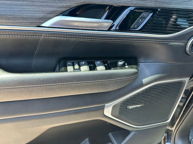 2024 Jeep Wagoneer Series II — photo 18 of 35