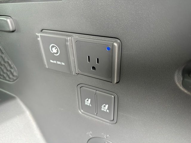 2024 Kia EV9 Land — photo 12 of 38