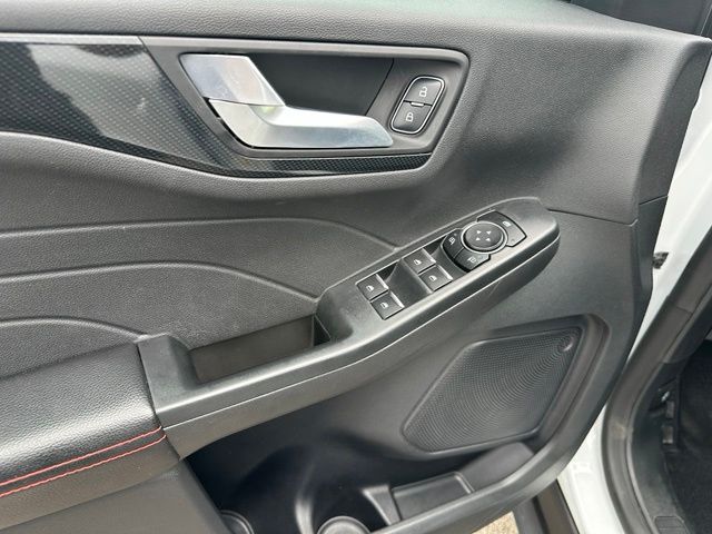 2023 Ford Escape ST-Line Select — photo 19 of 30