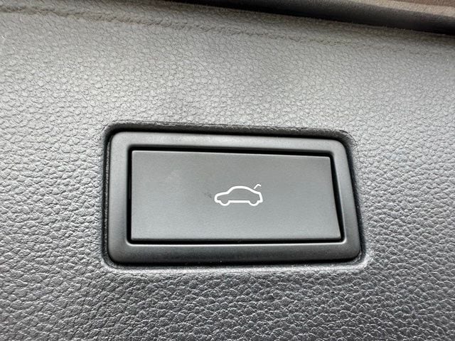 2023 Volkswagen Atlas SEL — photo 14 of 34