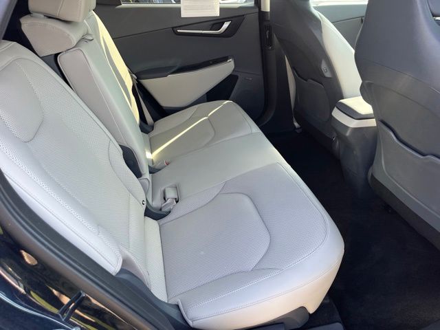 2023 Kia EV6 Wind — photo 11 of 32