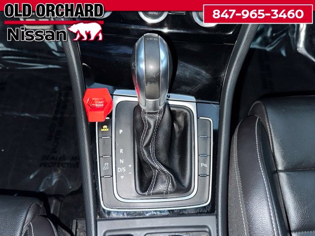2017 Volkswagen Golf R DCC & Navigation 4motion — photo 16 of 20