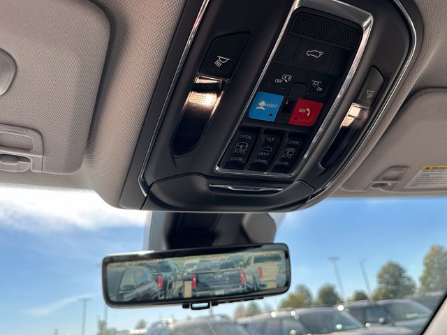 2023 Jeep Grand Cherokee Limited — photo 26 of 37