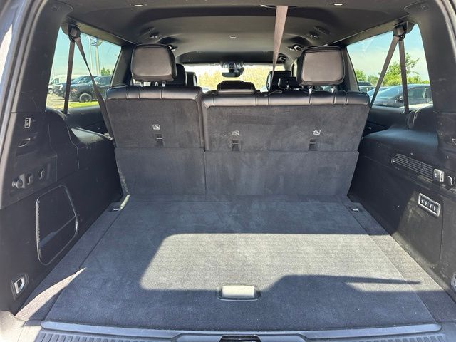 2024 Jeep Wagoneer L Series II — photo 12 of 30